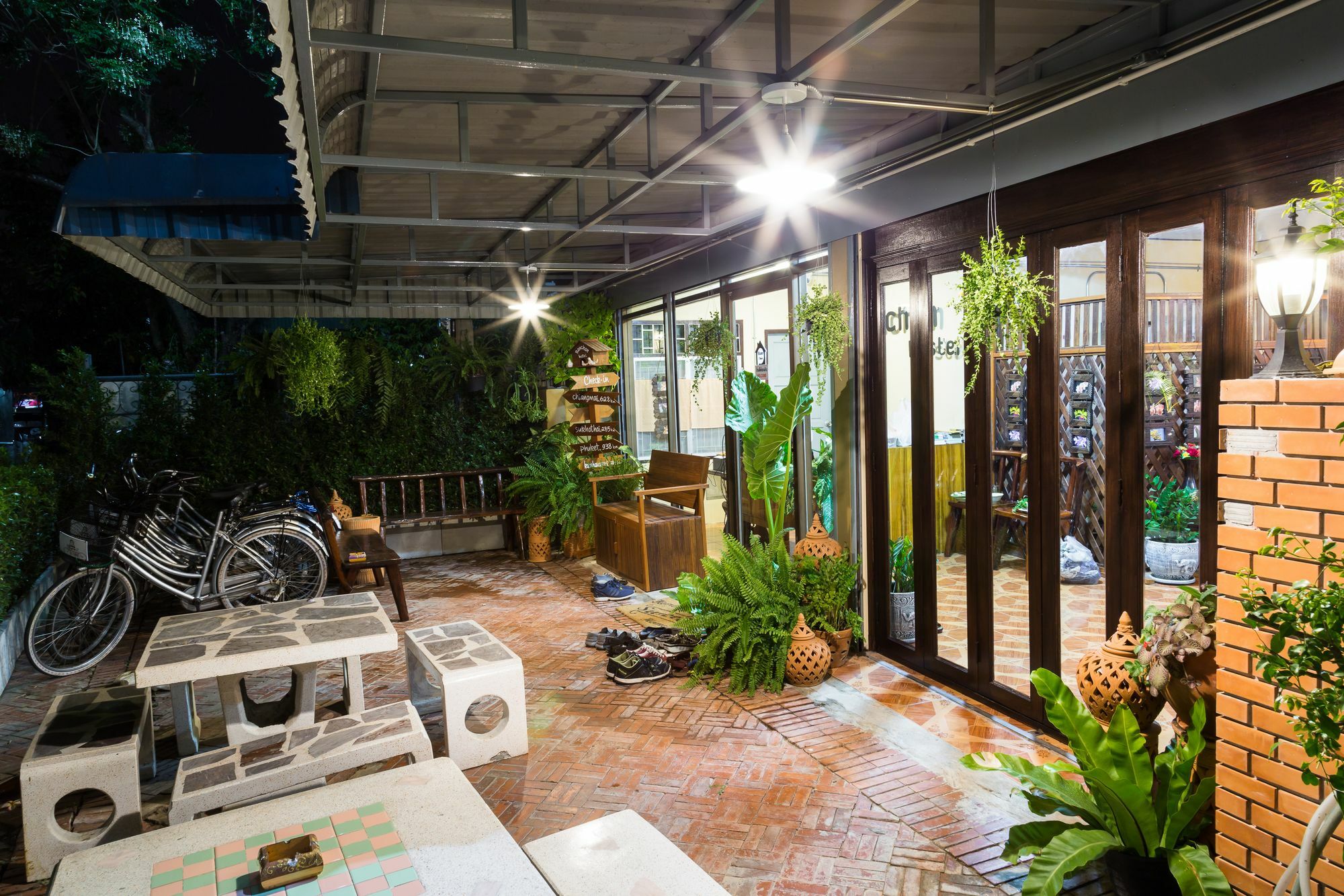 Banchan Hostel Ayutthaya Exteriér fotografie